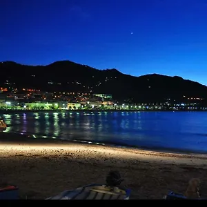 Sul Mare , Cefalù Italia